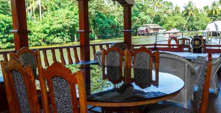 Отель Aqua Jumbo Houseboats Кумараком Экстерьер фото