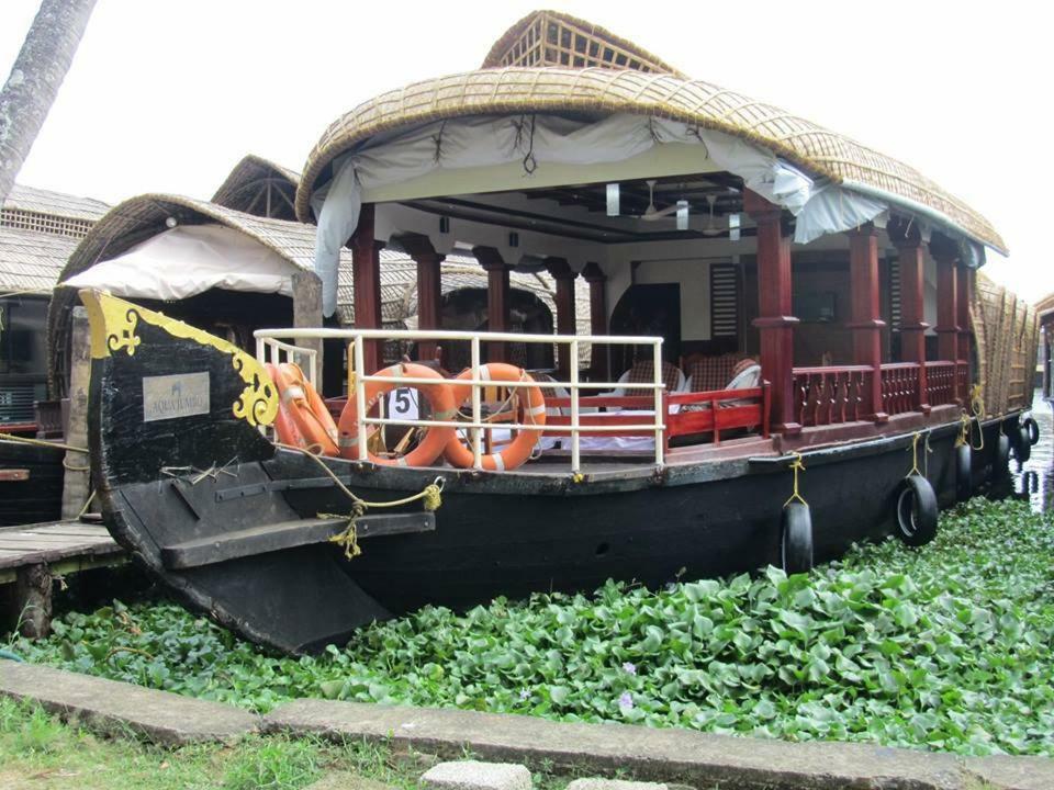 Отель Aqua Jumbo Houseboats Кумараком Экстерьер фото